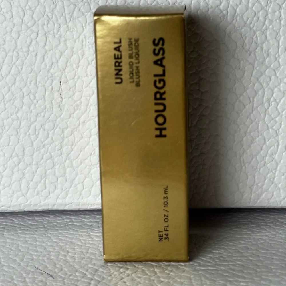 🆕 HOURGLASS - Unreal Liquid Blush in Color: Future (Warm Coral) NIB